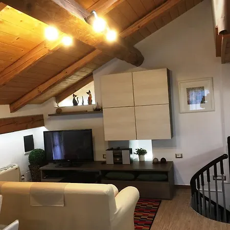 La Casa Dei Nonni Con Privata Su Richiesta 펜션 *